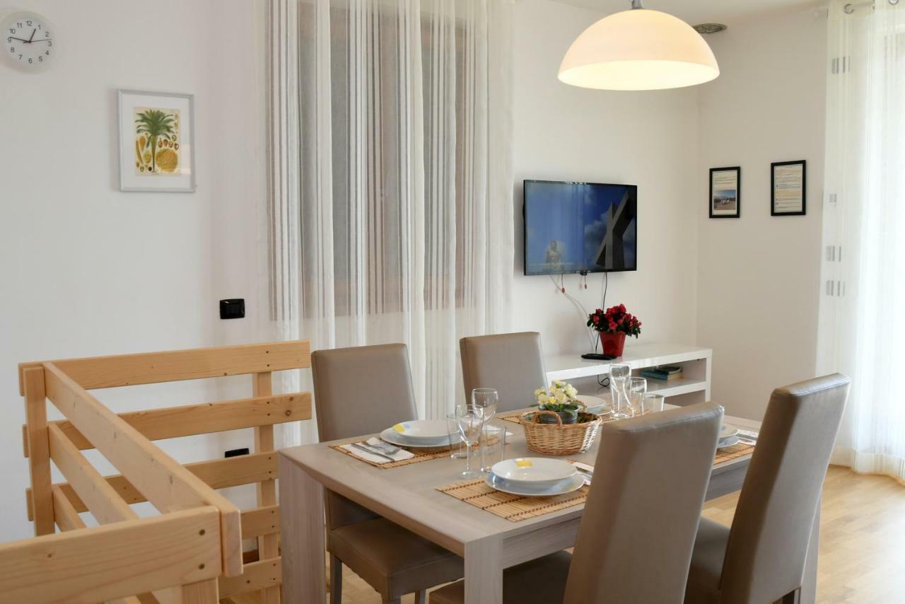 Apartment Gli Ulivi - Tremezzina تريميتْسّو المظهر الخارجي الصورة