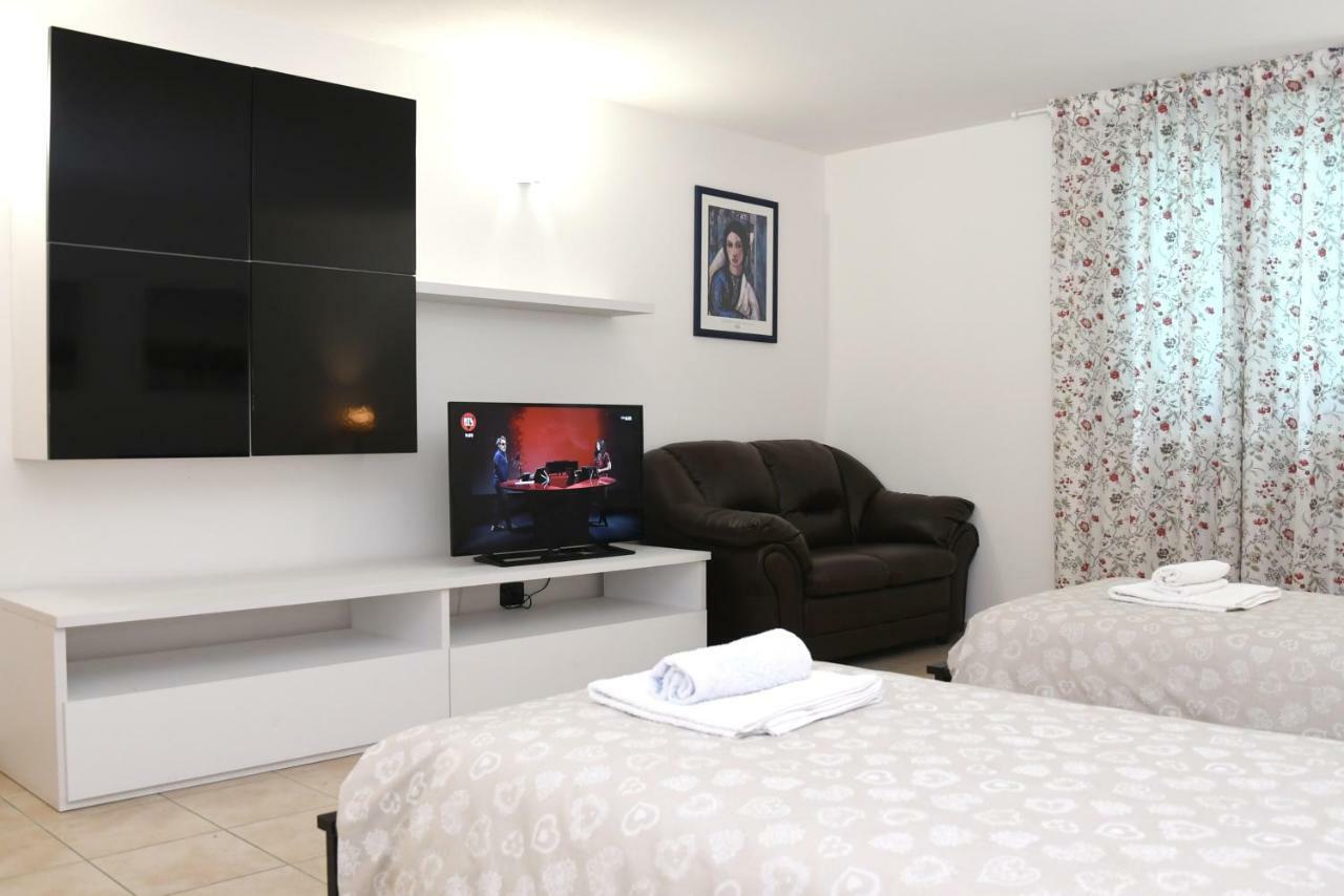 Apartment Gli Ulivi - Tremezzina تريميتْسّو المظهر الخارجي الصورة