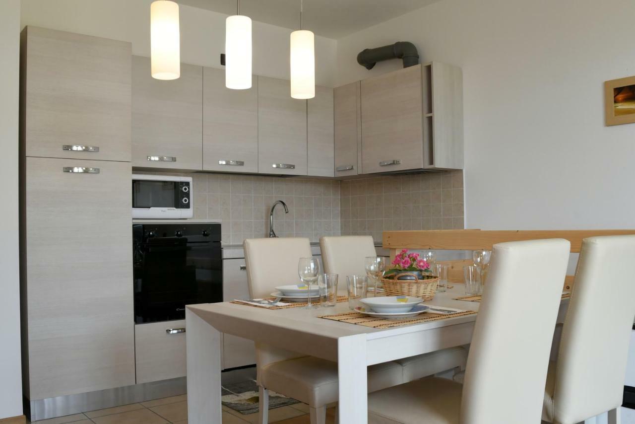 Apartment Gli Ulivi - Tremezzina تريميتْسّو المظهر الخارجي الصورة