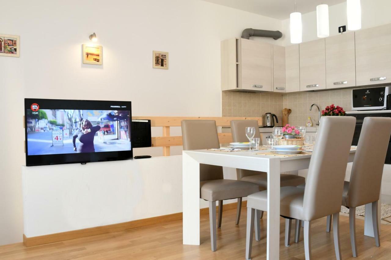 Apartment Gli Ulivi - Tremezzina تريميتْسّو المظهر الخارجي الصورة